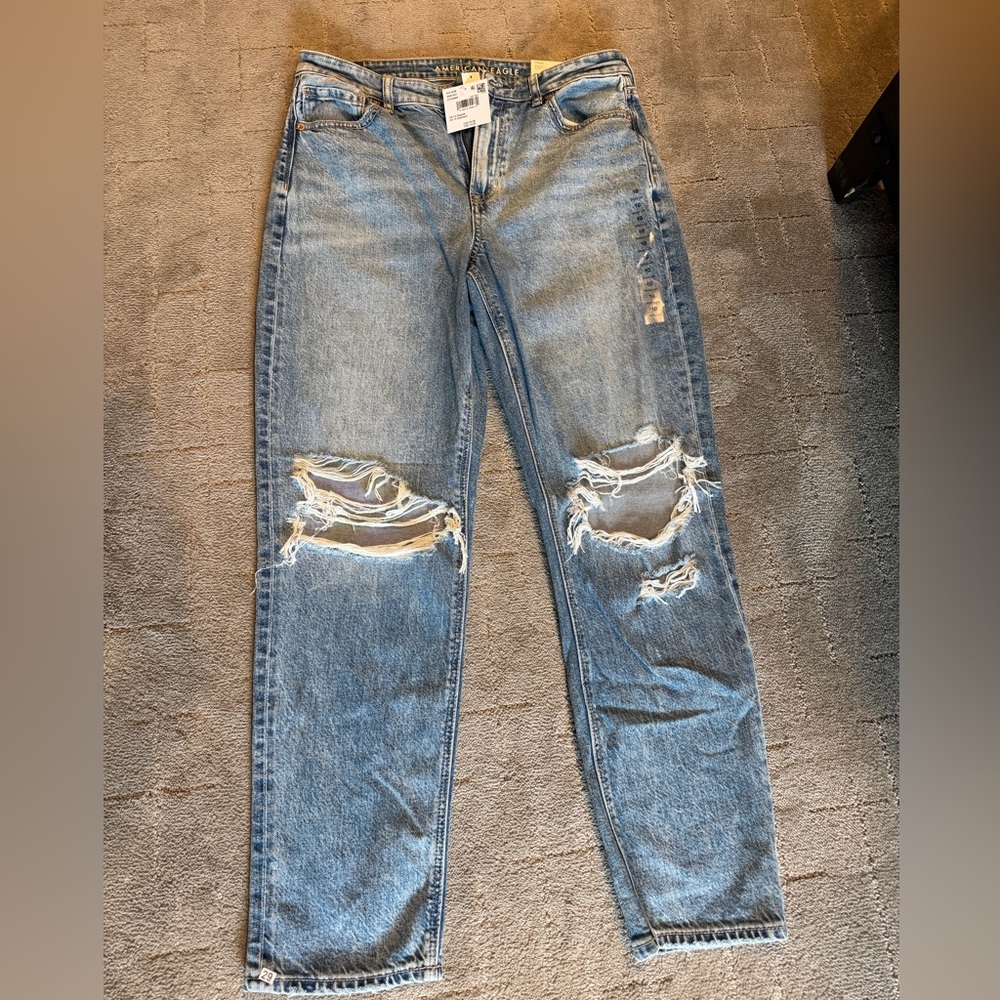 American Eagle Outfitters Light Blue Distressed Mom Jeans